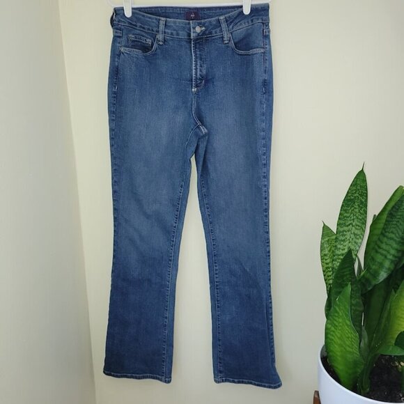 NYDJ Bootcut Jeans Medium Rinse Lift & Tuck Bling Back Pockets Women's Size 12 - Picture 2 of 14